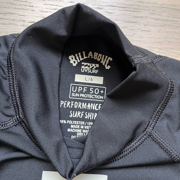 Billabong Rash Guard Water Shirt - Picture 3 of 4